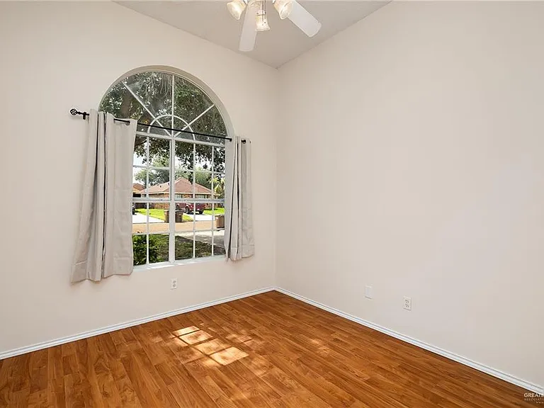 3247 Campanario Cir — Photo 10