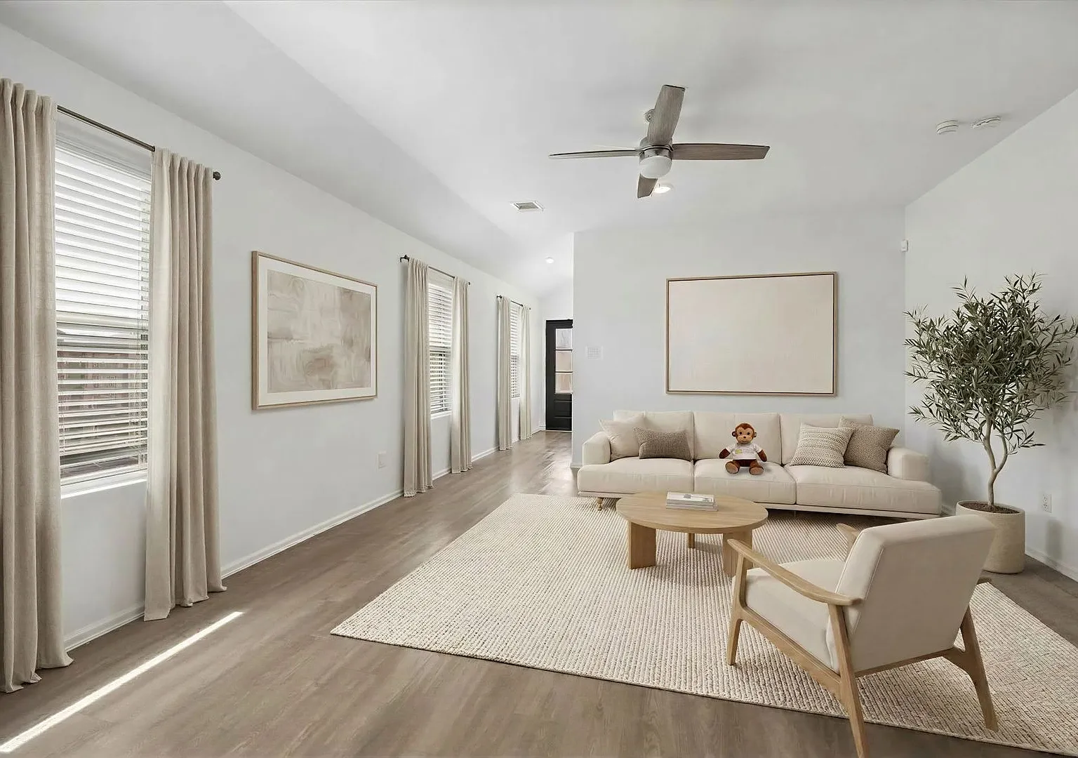 Move-in Ready Home in Hockley for Lease! — Photo 1