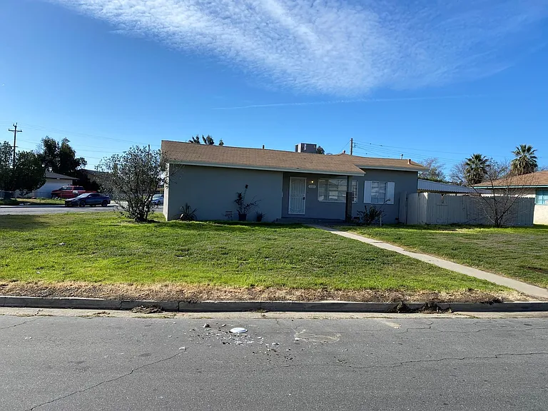 1105 Meredith Dr — Photo 1