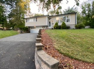 2 Shelley Ter, West Orange, NJ 07052