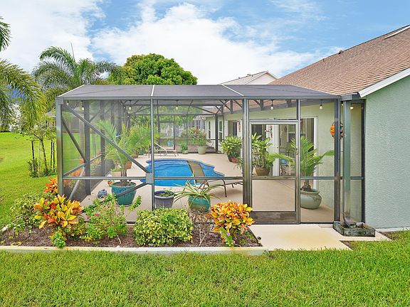 4th image of 4851 Verona Cir