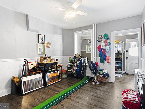 4th image of 310 Carson St