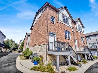 150 S Myrtle Ave, Villa Park, IL 60181