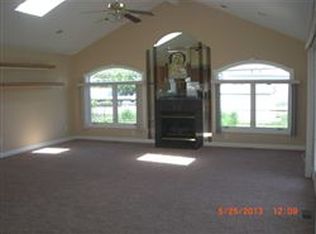 36266 Weber Dr, Sterling Heights, MI
