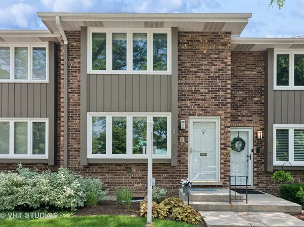 313 N Hale St, Wheaton, IL 60187