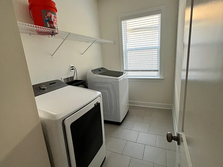 2563 Hutch Ln — Photo 9
