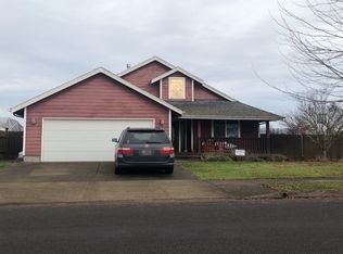 1137 S 11th St, Harrisburg, OR 97446
