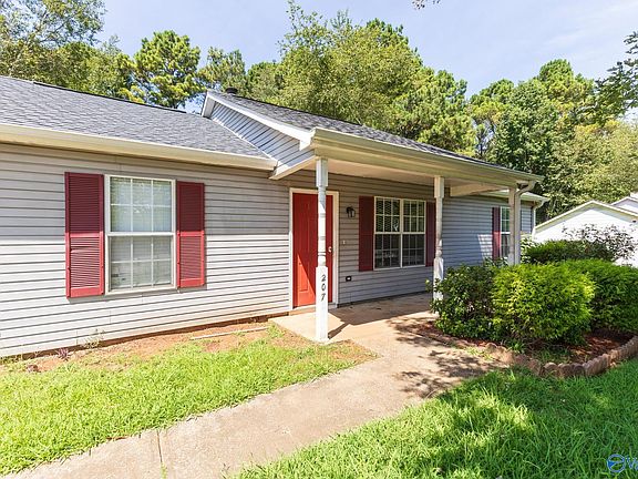 4th image of 207 Barberry Ln