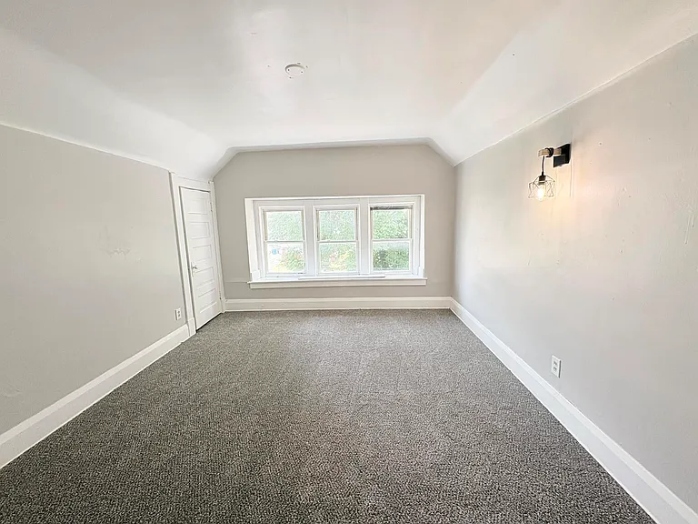 2552 Foraker Ave — Photo 23