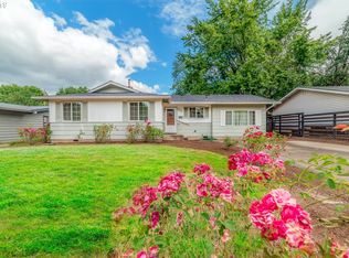 1202 E Harrison Ave, Cottage Grove, OR 97424