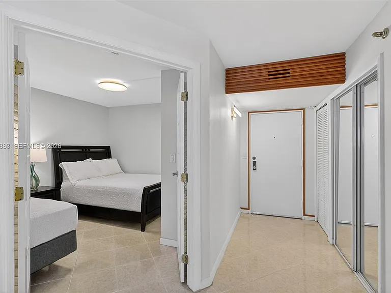 2401 Collins Ave #1406 — Photo 35