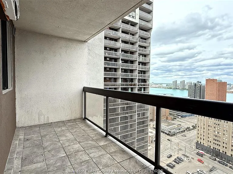 150 Park St W #2208 — Photo 6