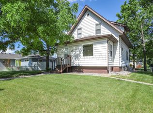 1472 5th St S, Fargo, ND 58103
