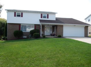 2931 Candlelight Dr, York, PA 17402