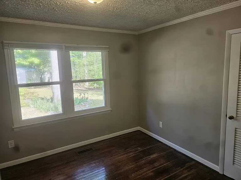 237 N Maple Ave — Photo 12