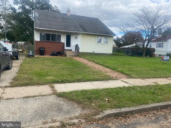 236 Larchmont Dr, Delanco, NJ 08075
