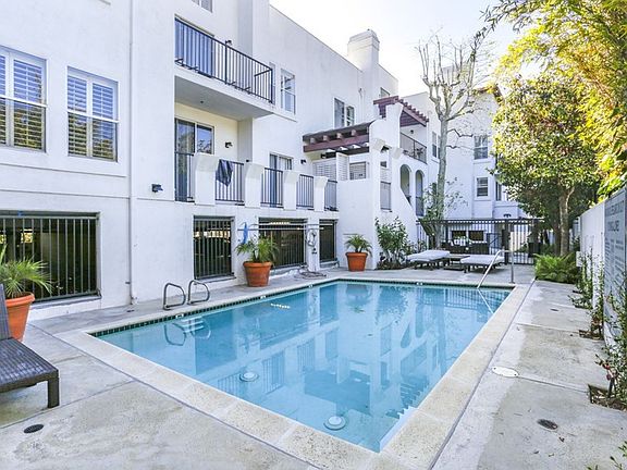 2nd image of 1031 N Crescent Heights Blvd APT 1D