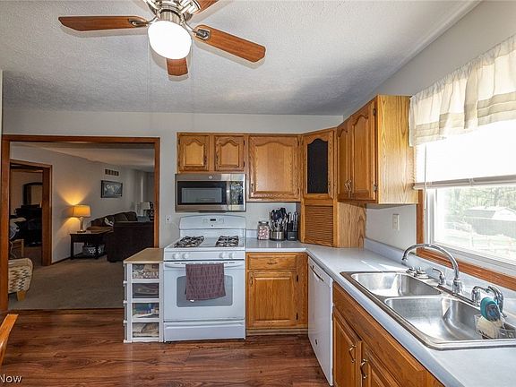 5th image of 461 Westpark Blvd