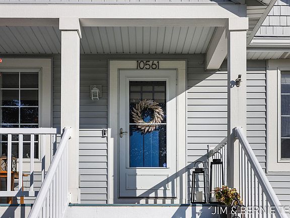 2nd image of 10561 Knollgate Dr