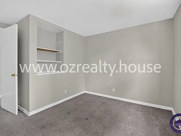 1703 Heatherdowns Blvd — Photo 6