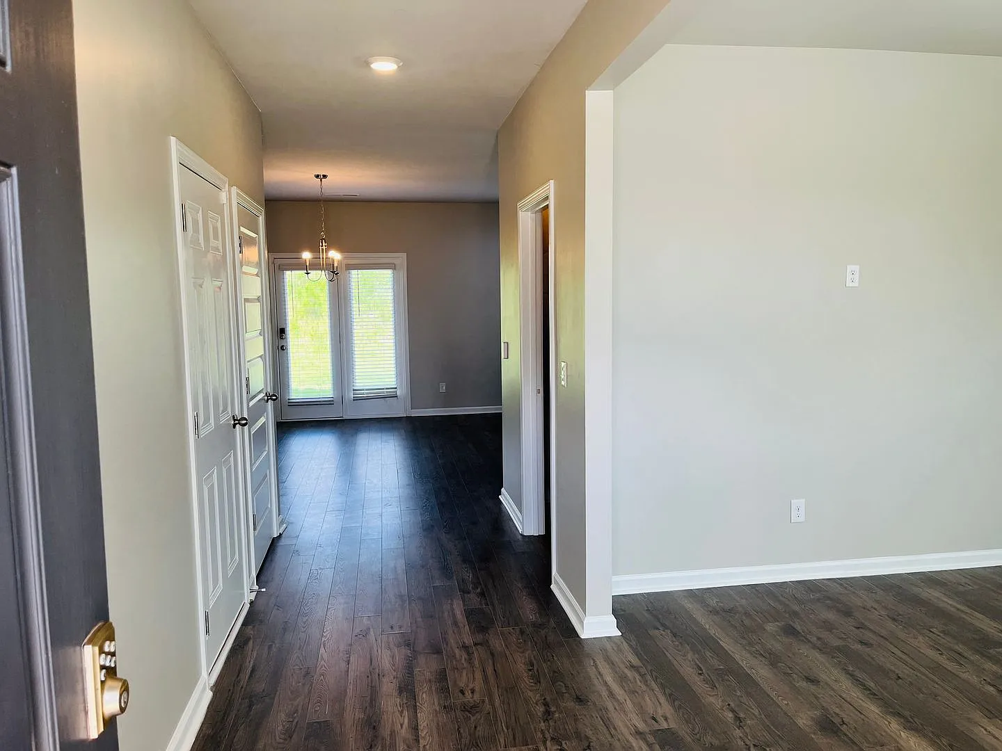 Wow! 4 bedroom 2.5 bathroom in Newnan! Must See!! — Photo 4