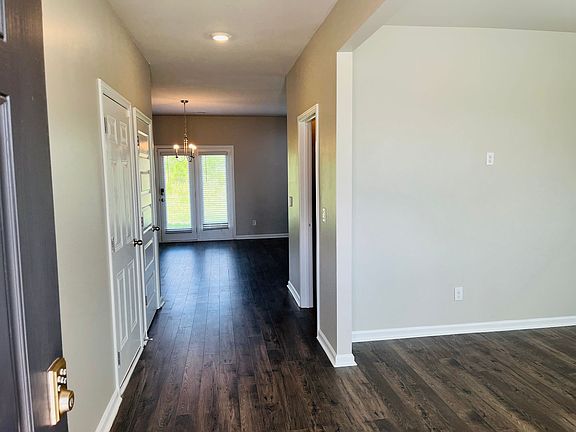 4th image of 19 White Spruce Way