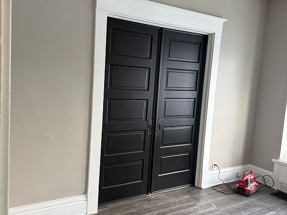 5th image of 458 Cedar Ave #201
