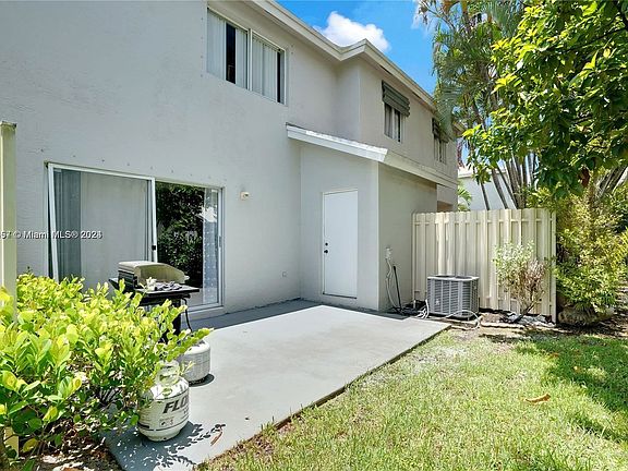2nd image of 1130 SW 44th Way #1130