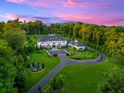 543 Stanwich Rd, Greenwich, CT, 06831