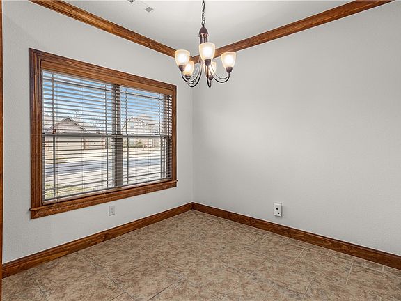5th image of 1700 NE Steinbeck Dr