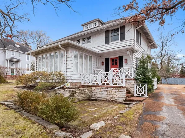 147 N Hanley Rd, Saint Louis, MO 63105