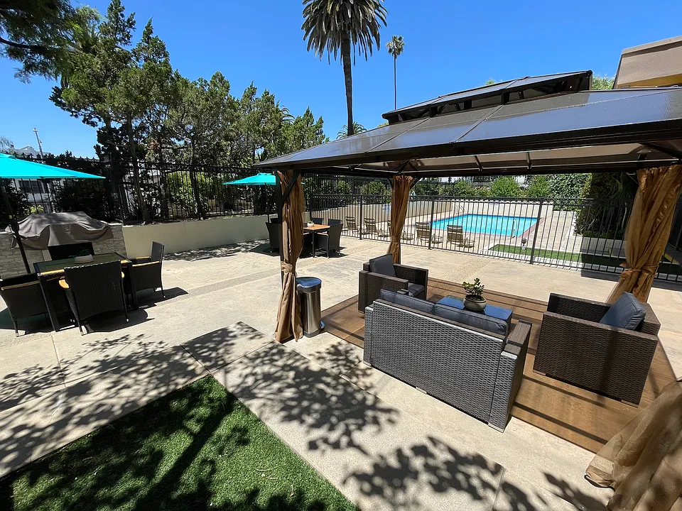 Occidental Towers Apartments
