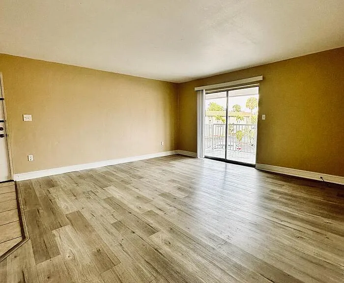1830 Maravilla Ave #321 — Photo 17