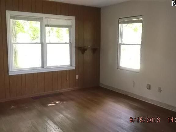 4th image of 3136 Martha Dr