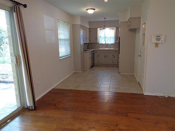 4th image of 2310 Druid Dr