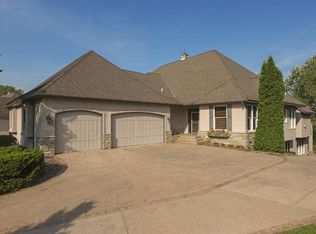 143 Stonebridge Rd, Mendota Heights, MN 55118