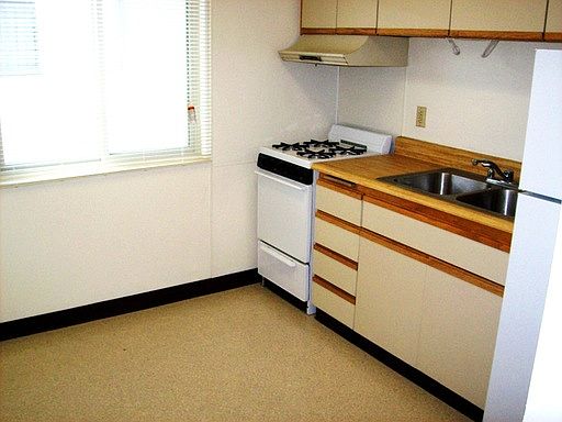 5th image of 832 N Azusa Ave APT 02