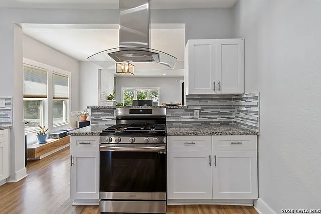 944 Fulton Ave — Photo 14
