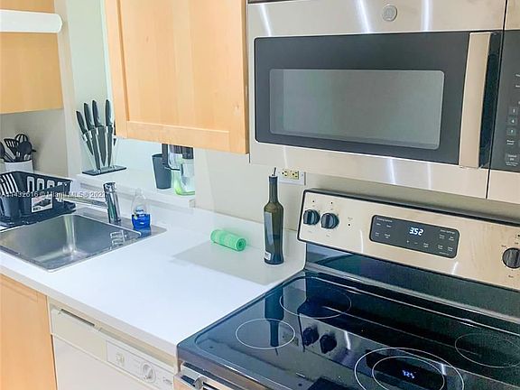 3rd image of 1740 NW North River Dr APT 623