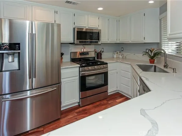 71 Bloomfield Ln, Rancho Santa Margarita, CA 92688