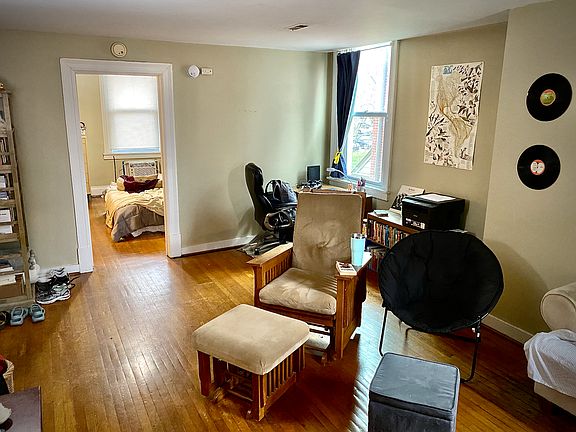 3rd image of 540 N Sheridan Ave APT 3