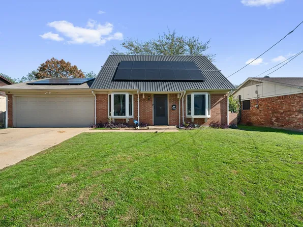 550 Falling Leaves Dr, Duncanville, TX 75116