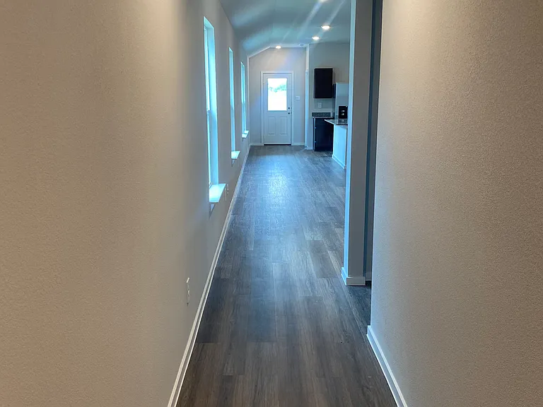 509 Pickel Dr — Photo 2