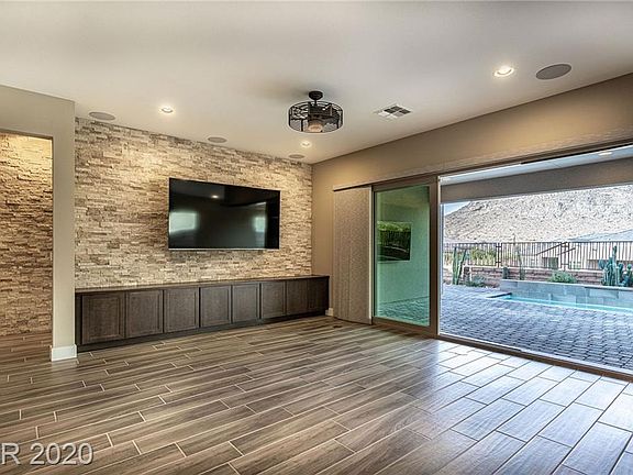 4th image of 10920 Red Yucca Dr