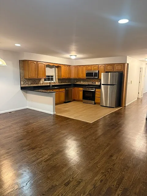 3 bed, 1550 sqft, $2,950 — Photo 3
