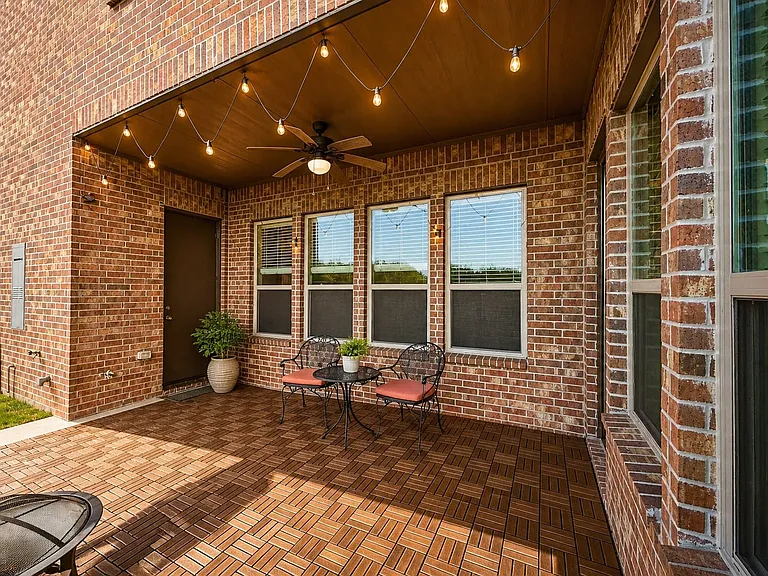 1066 Fullerton Dr — Photo 26