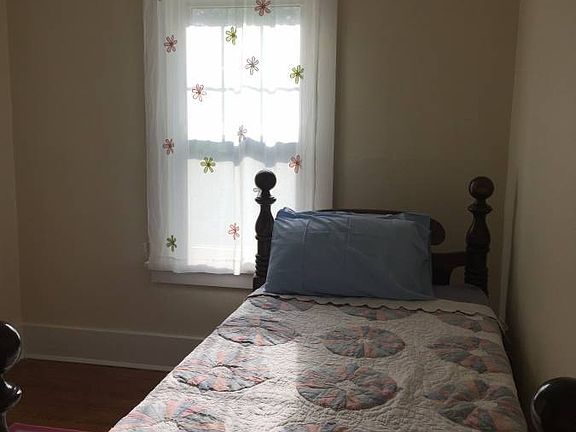 2nd image of 206 Klinewoods Rd