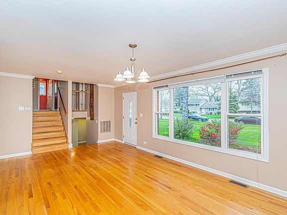 2nd image of 116 N Elmwood Ave