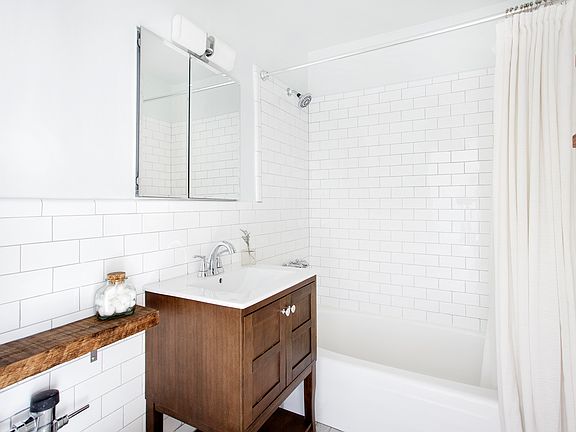 5th image of 599 E 7th St APT 5L