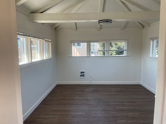 3rd image of 221 Raymond St APT 8